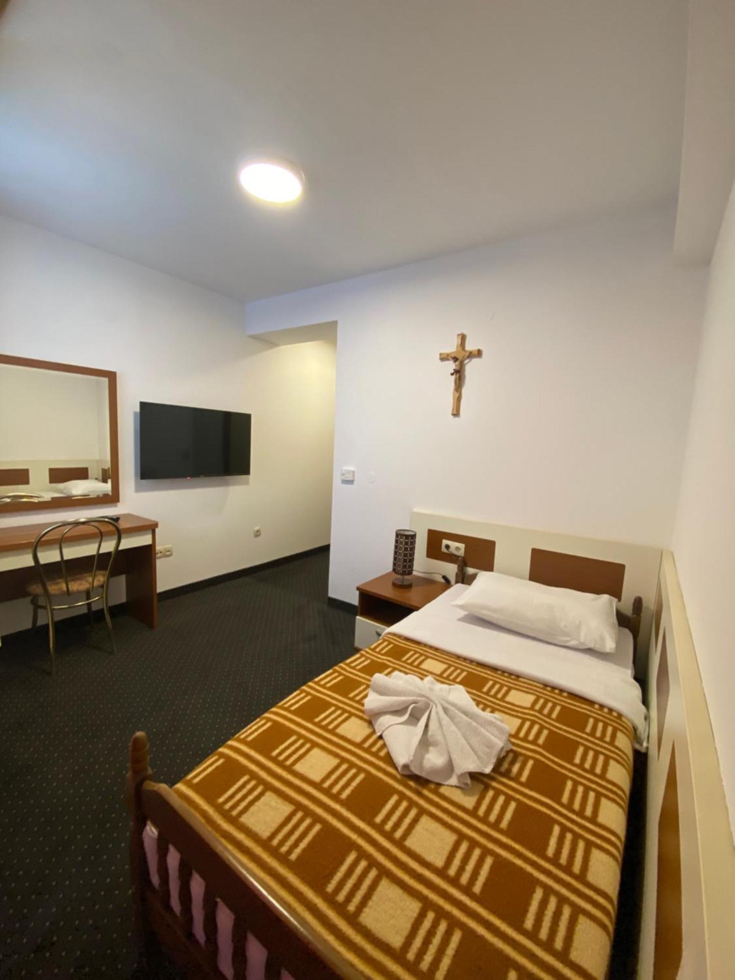 Hotel Frankoni เมจูโกเรีย ภายนอก รูปภาพ